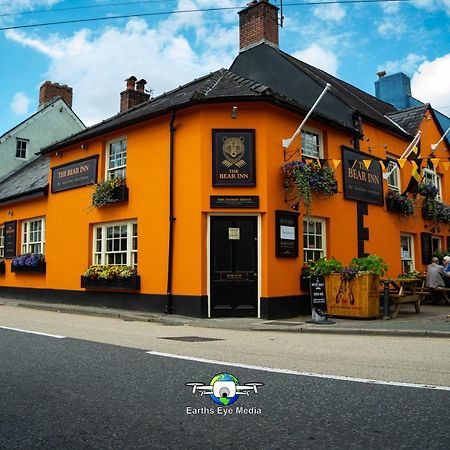לאנדוברי The Bear Inn מראה חיצוני תמונה