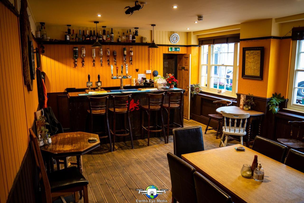 לאנדוברי The Bear Inn מראה חיצוני תמונה