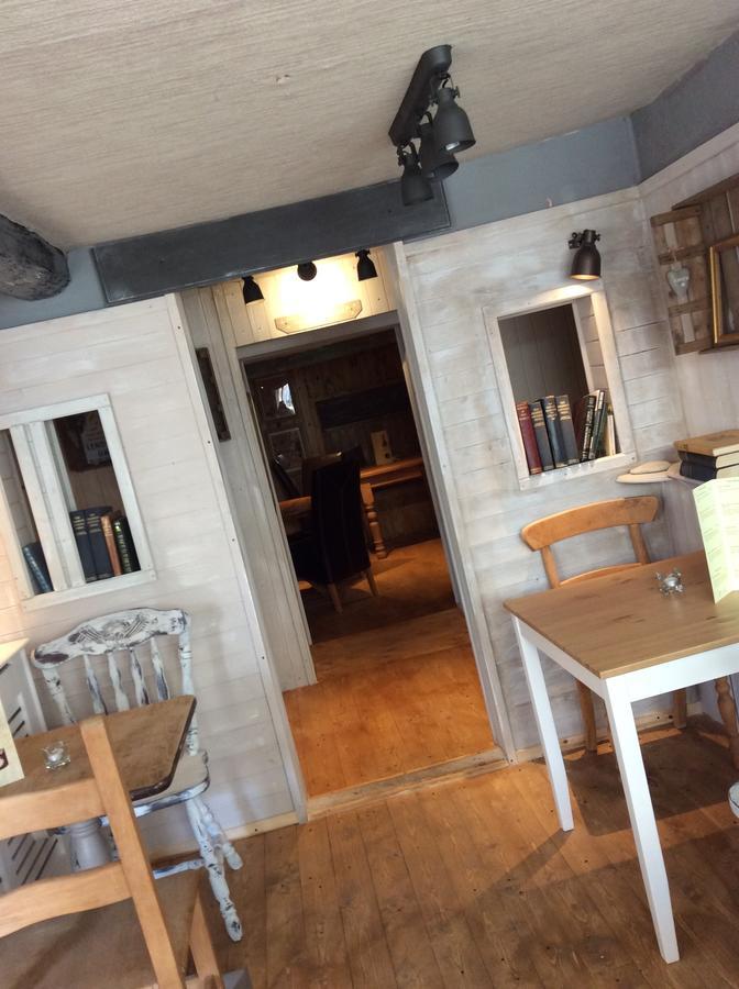 לאנדוברי The Bear Inn מראה חיצוני תמונה
